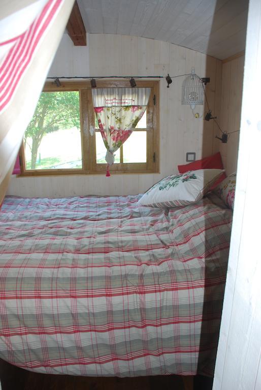 Bed and Breakfast Maison D'Hotes Ainsi Soie T-Il Combovin Zimmer foto