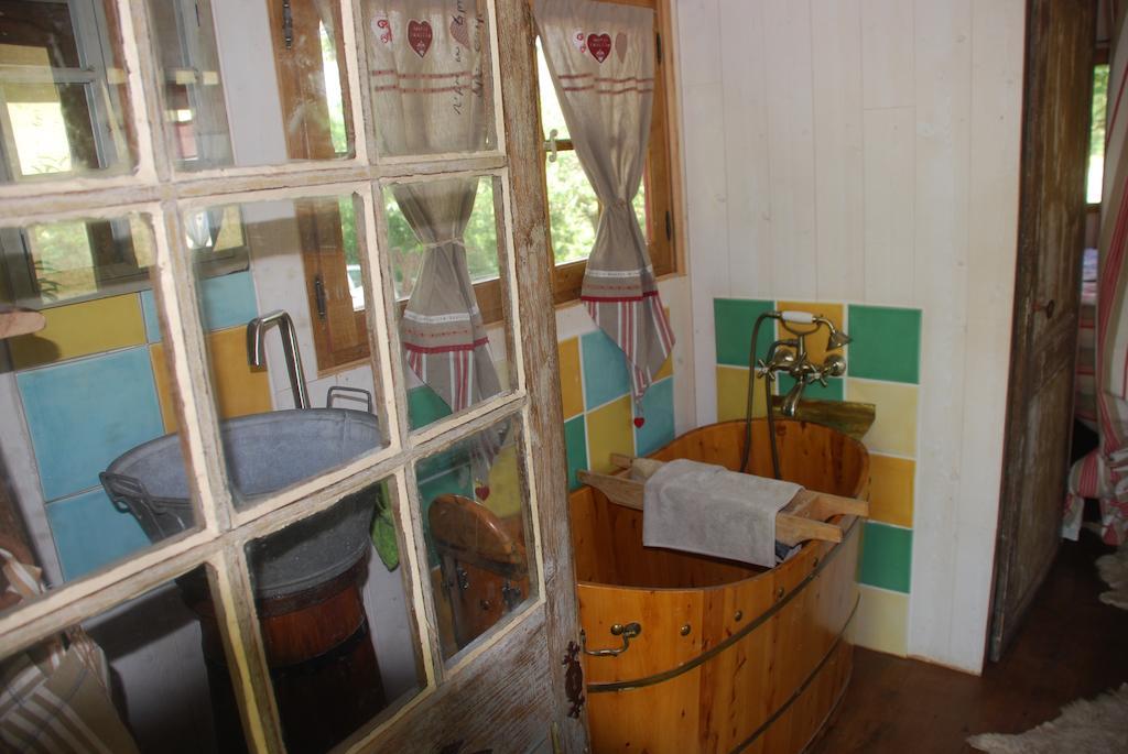 Bed and Breakfast Maison D'Hotes Ainsi Soie T-Il Combovin Zimmer foto